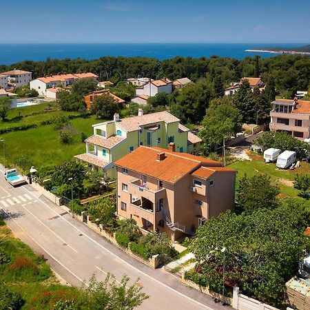 Vila Milla Premantura Exteriér fotografie
